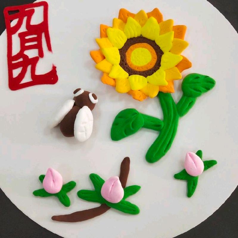 爱唱歌的老两口