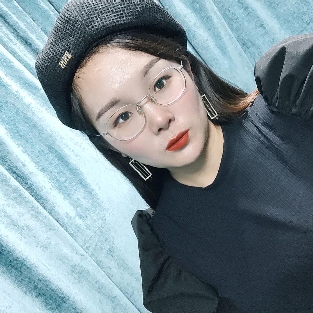 纽约化妆师彤彤