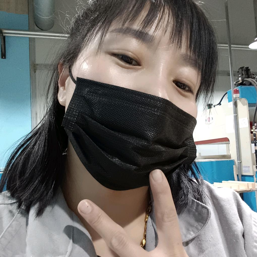 荣荣