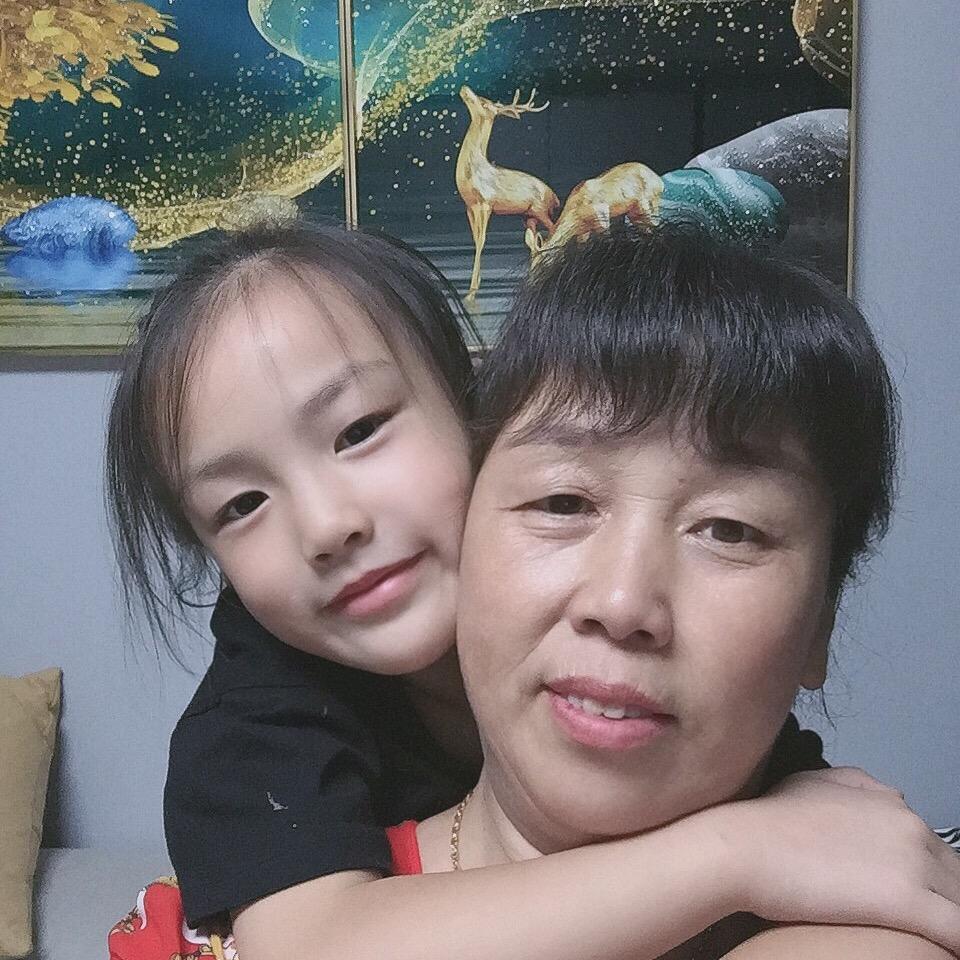 雷紫煜的奶奶，