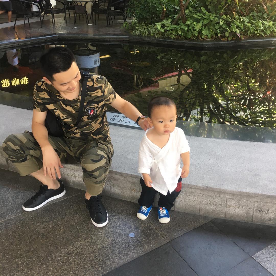 喜欢跳舞，曳步舞广场舞