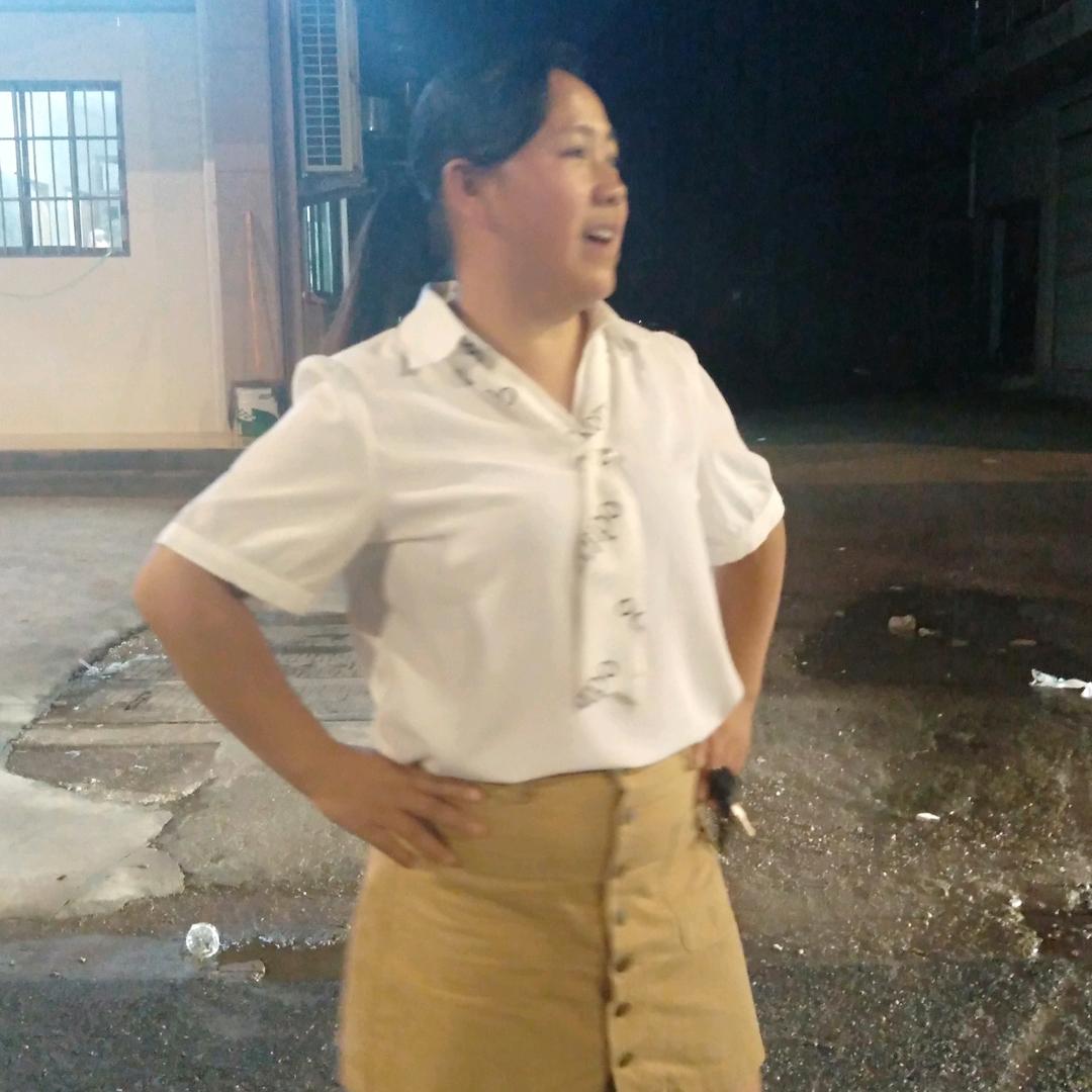 贵州苗妹中药理疗