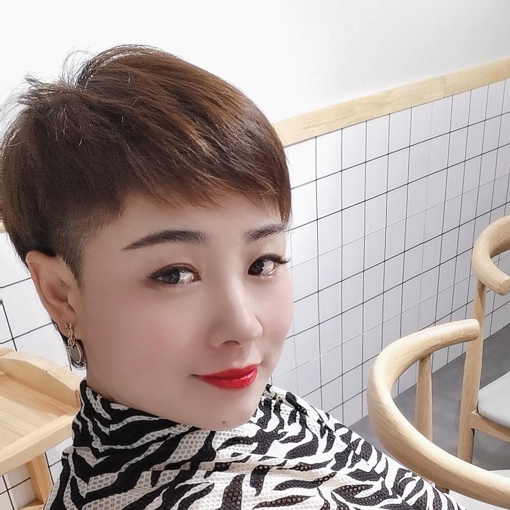 永梅代驾女司机