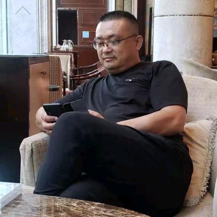 赵钱自由飞翔