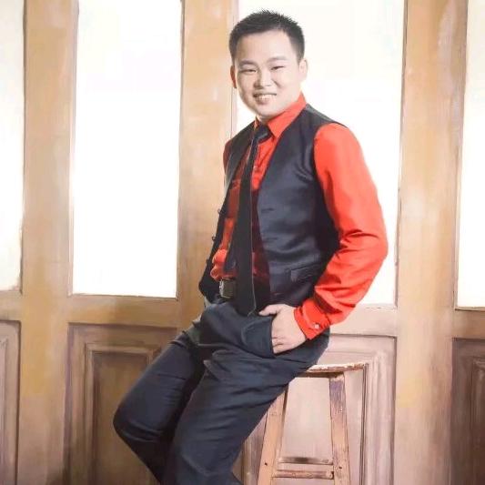 小妹回眸一笑百媚生