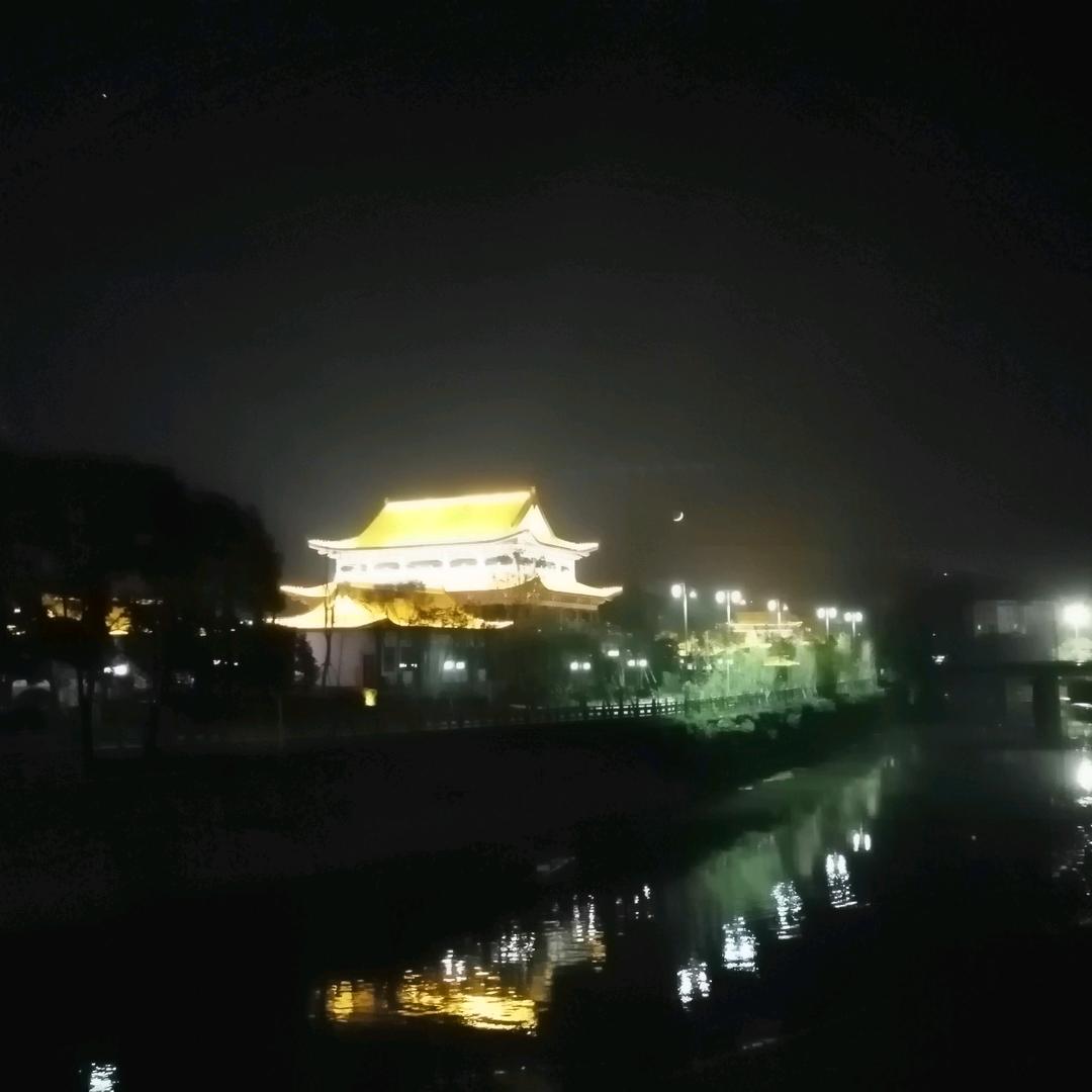 嗷呜