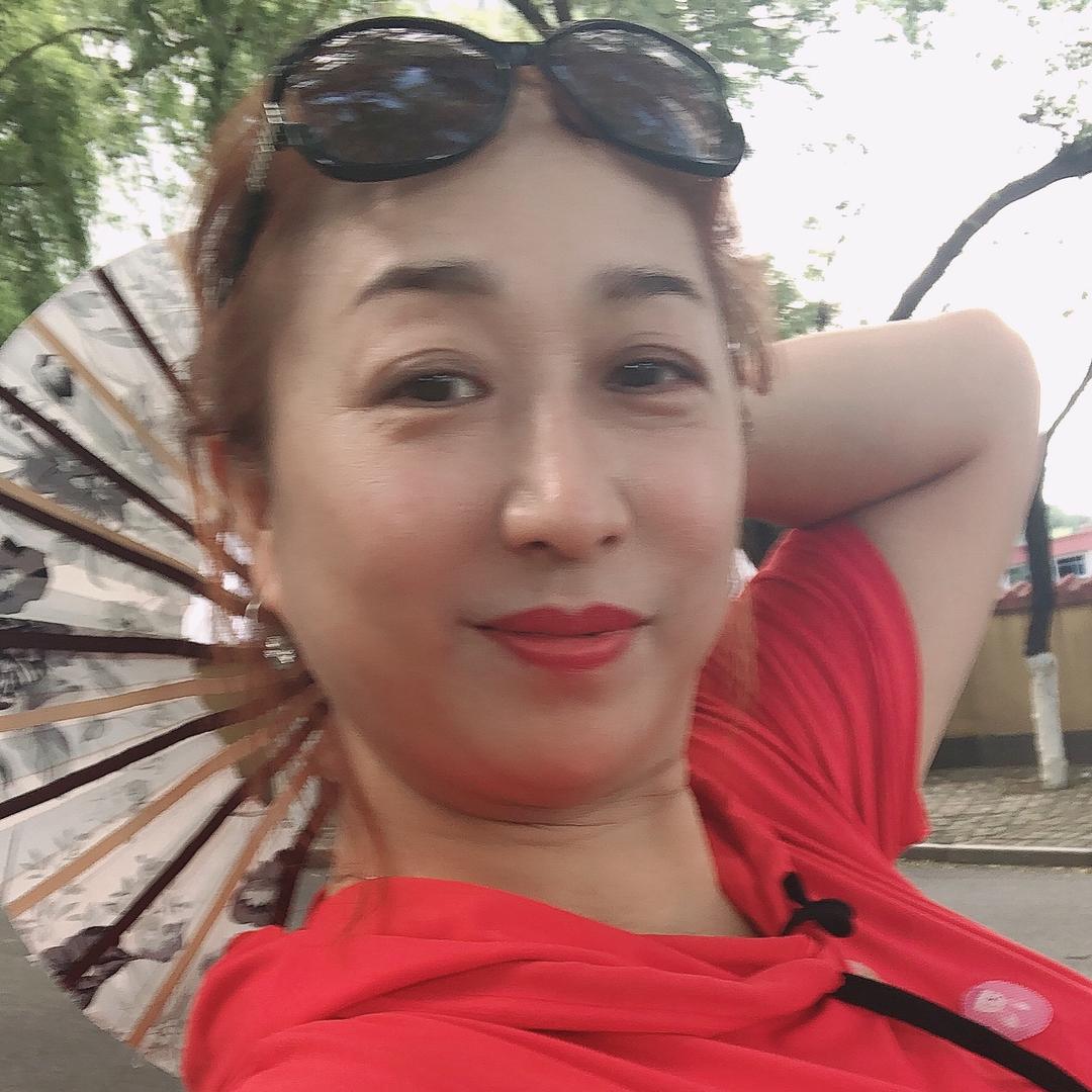 白雪飞扬（莉姐）