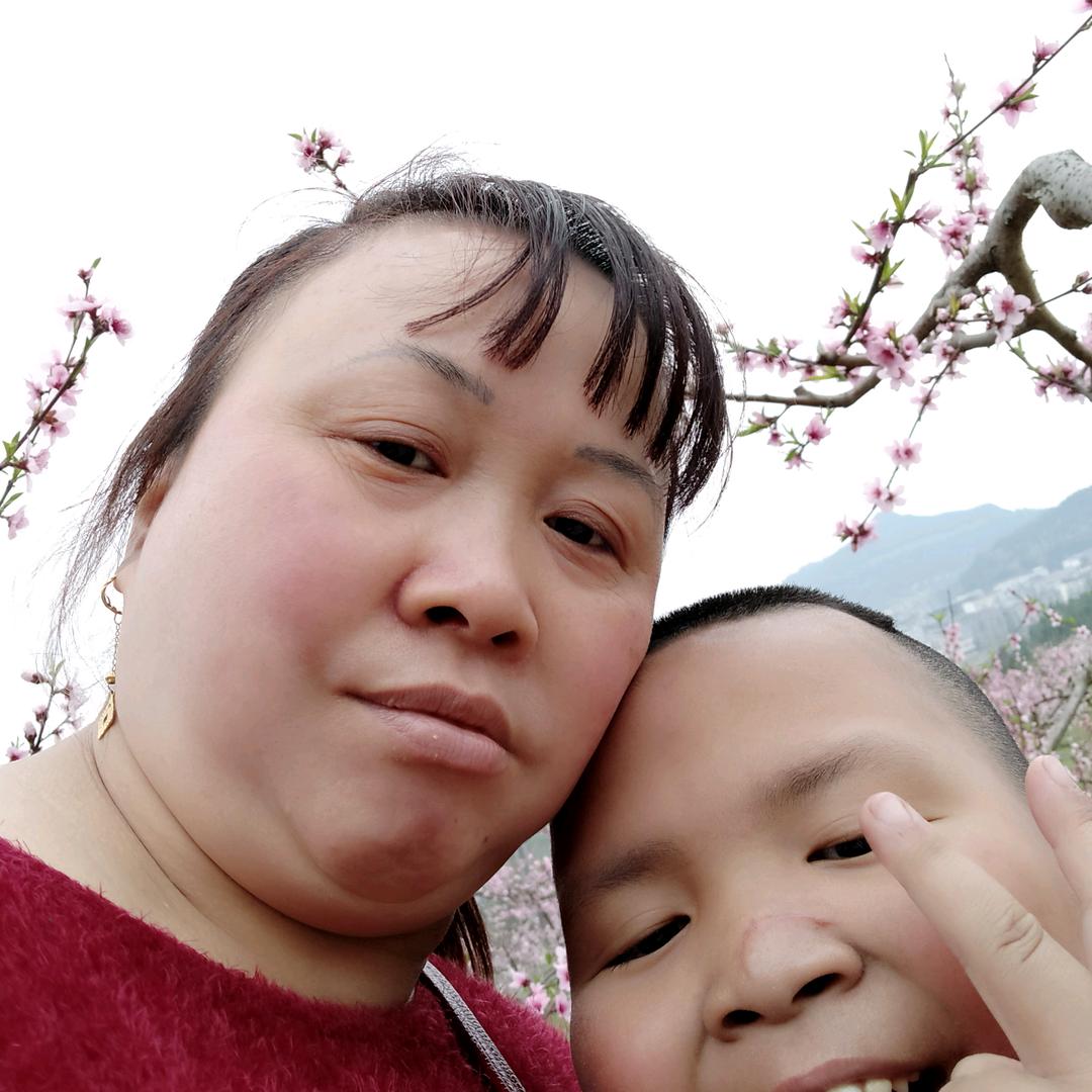 何蓉