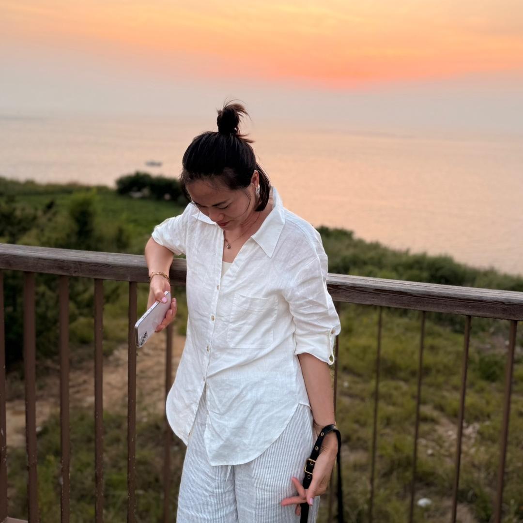 伴山优质女装工厂店