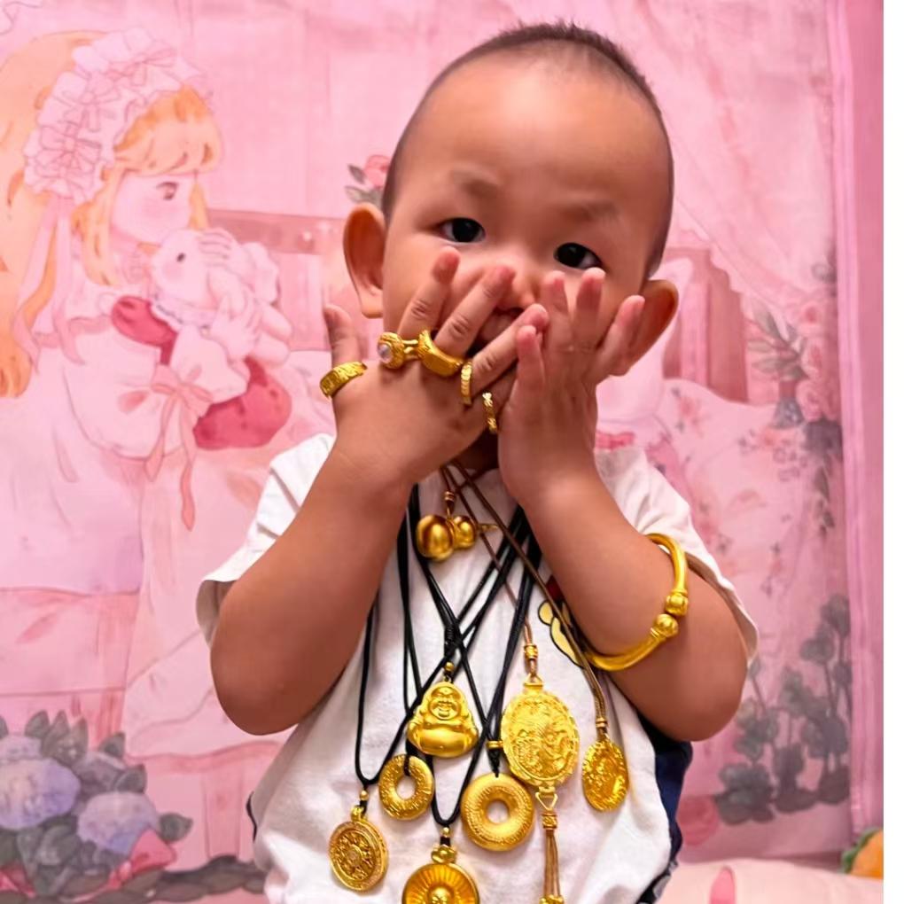 开心🥳可爱的小姐姐