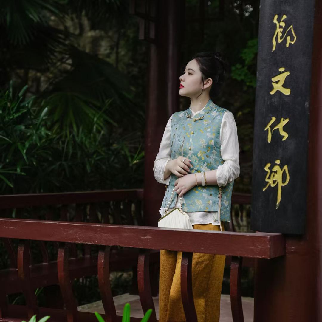 深圳南油映冉高端女装