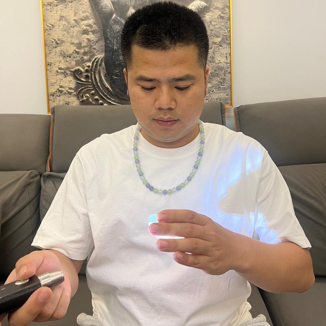 永尚珠宝-翡翠雕刻师