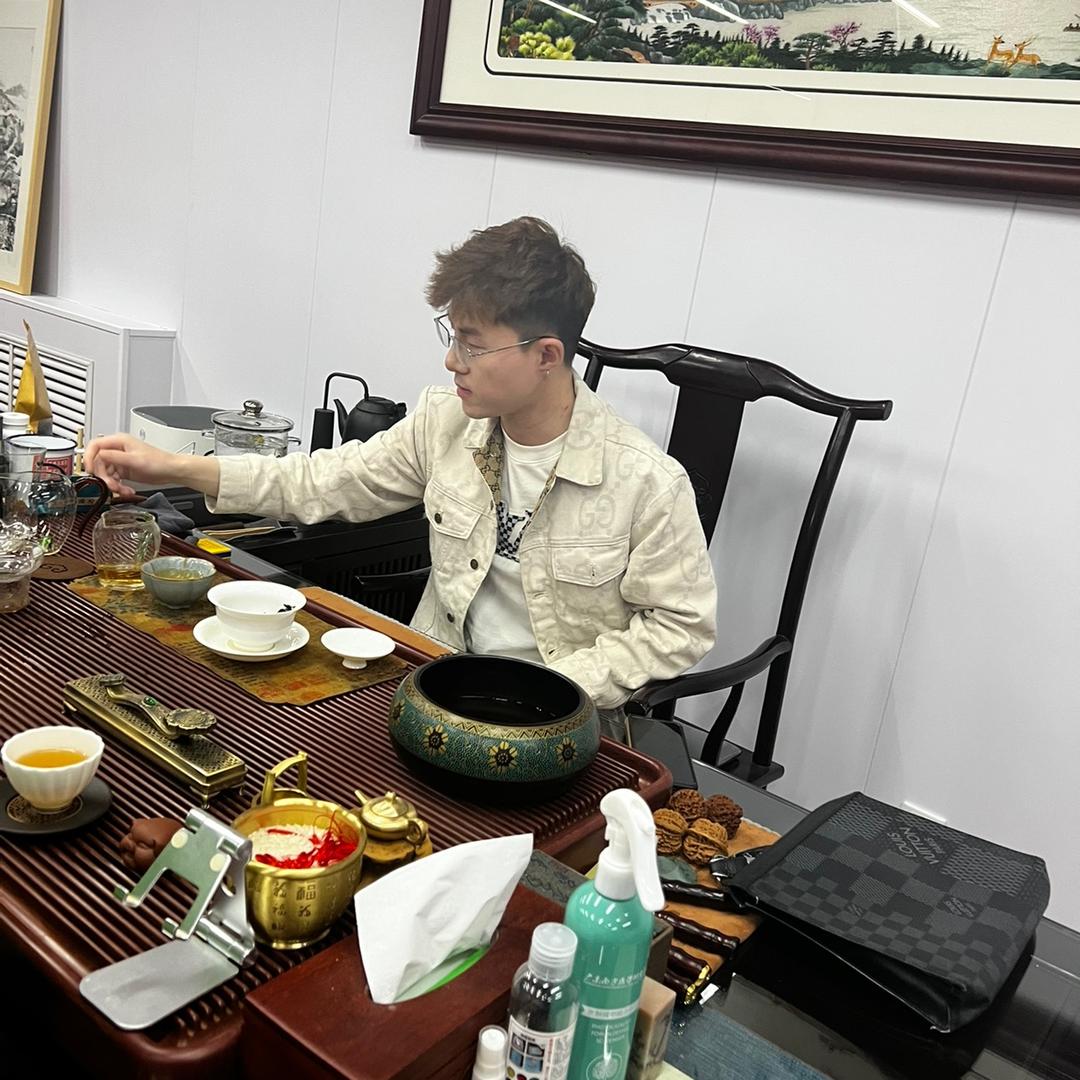 小浩为爱前行百货商行