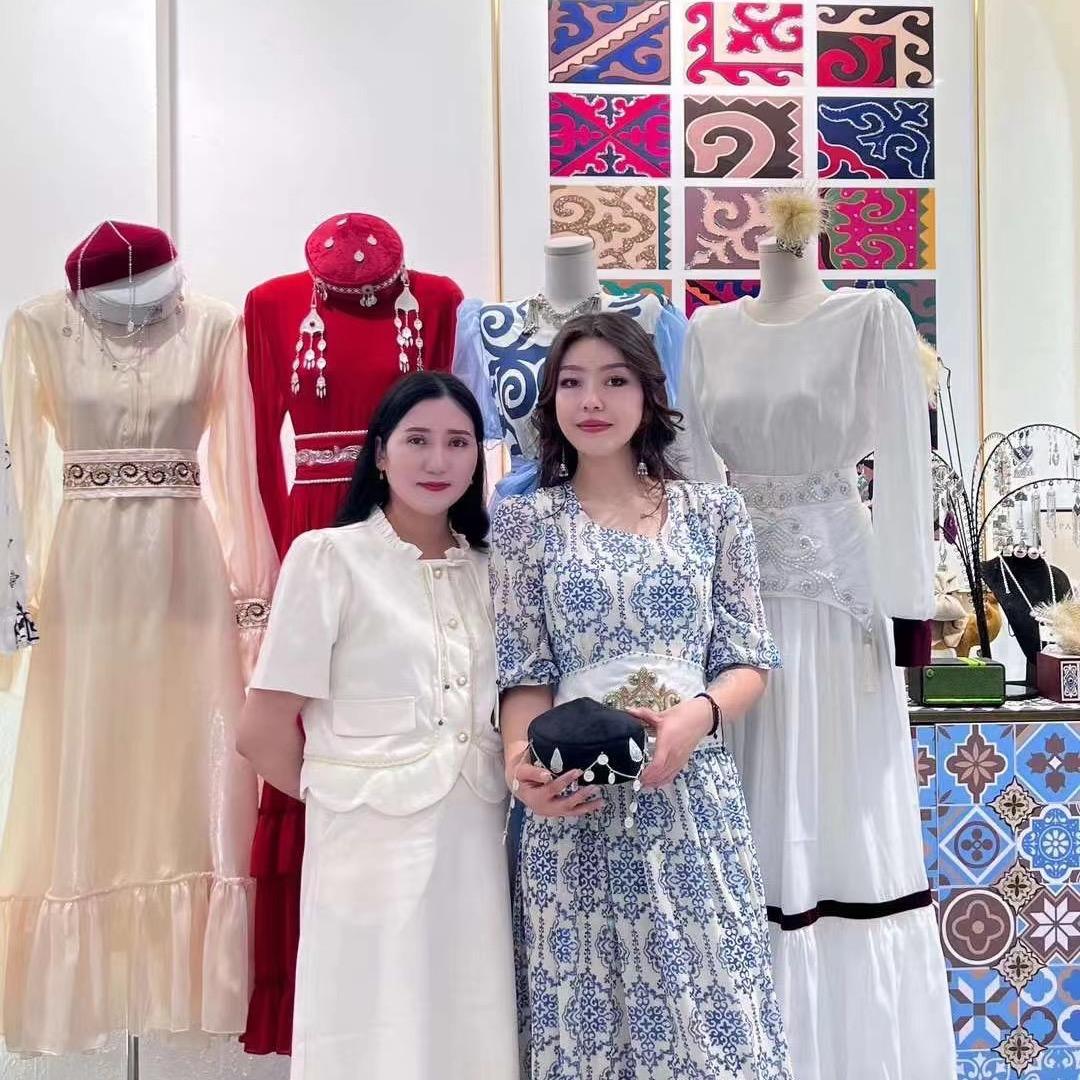 Aray民族服饰合伙人