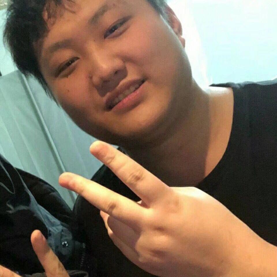 山泥若饲养员