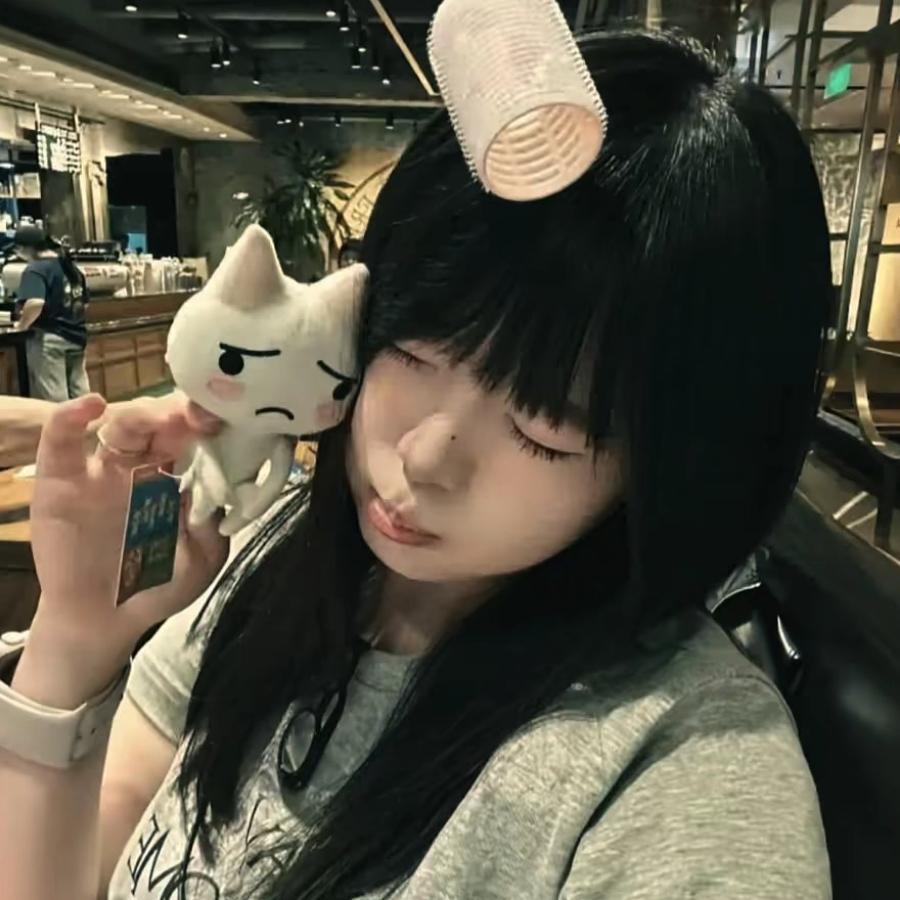 悲伤小橘猫