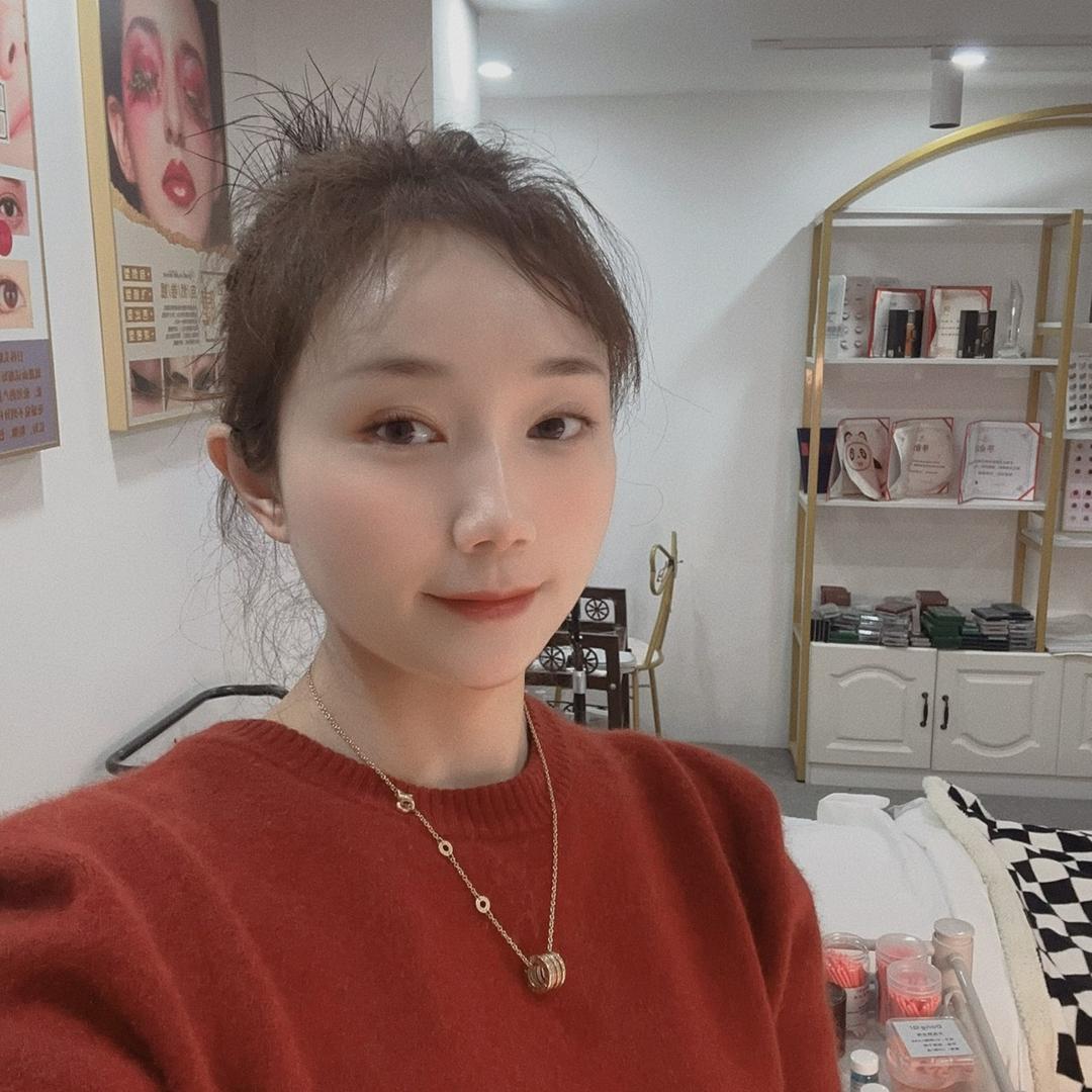 睫毛弯弯(旭辉御府店)官方号