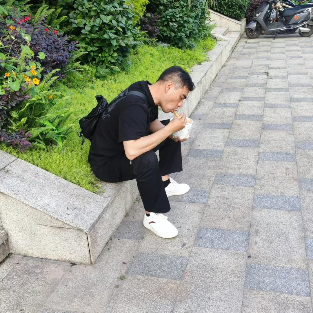 荣昌倍思特的杨教练