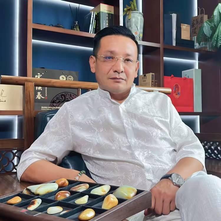 厚德载玉坊
