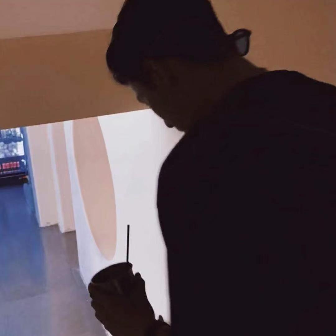 HY潮男穿搭号