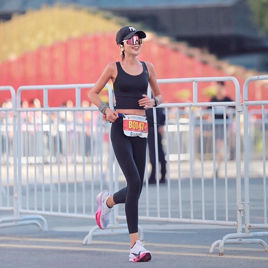 爱跑步的女托尼