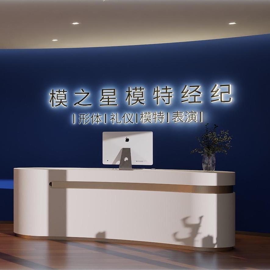 阎良模之星形体模特