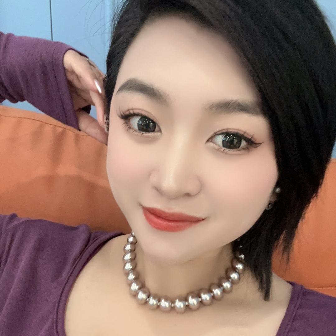 🌈万签烧烤  老板娘燕子
