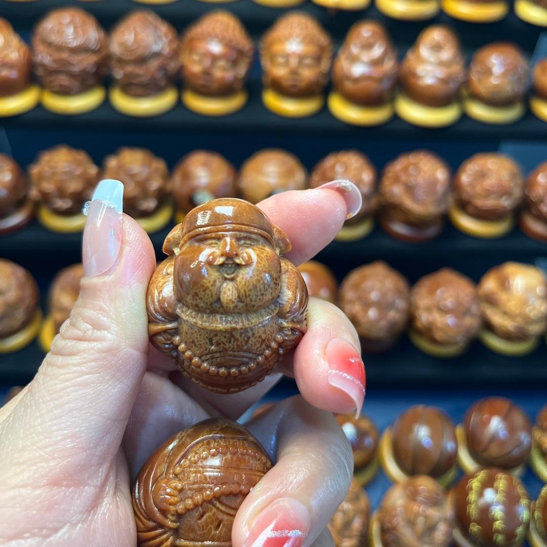 御德轩橄榄核雕