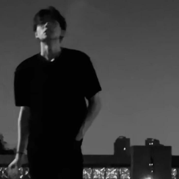 林某