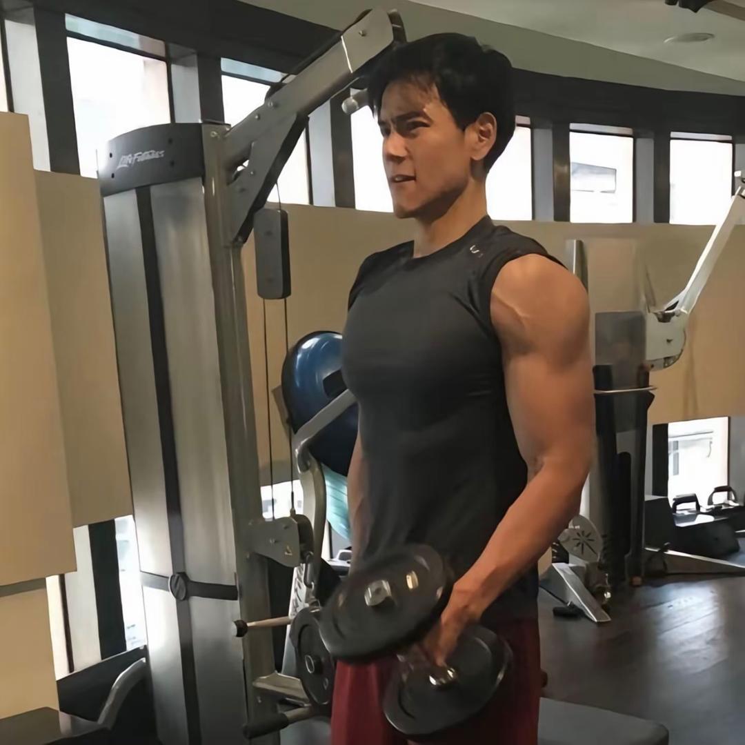 哎游小许