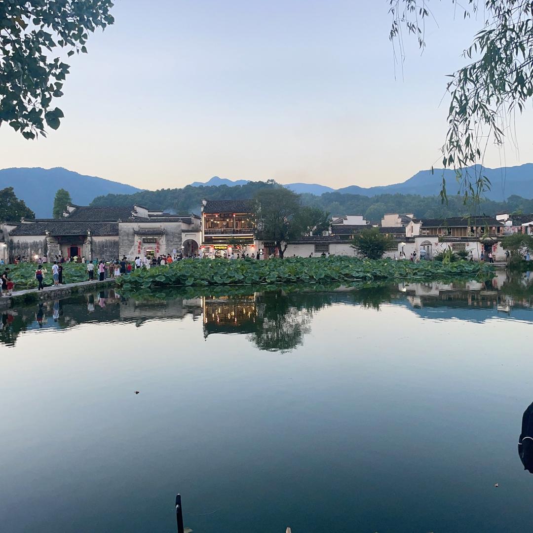 云霄潮流文玩铺