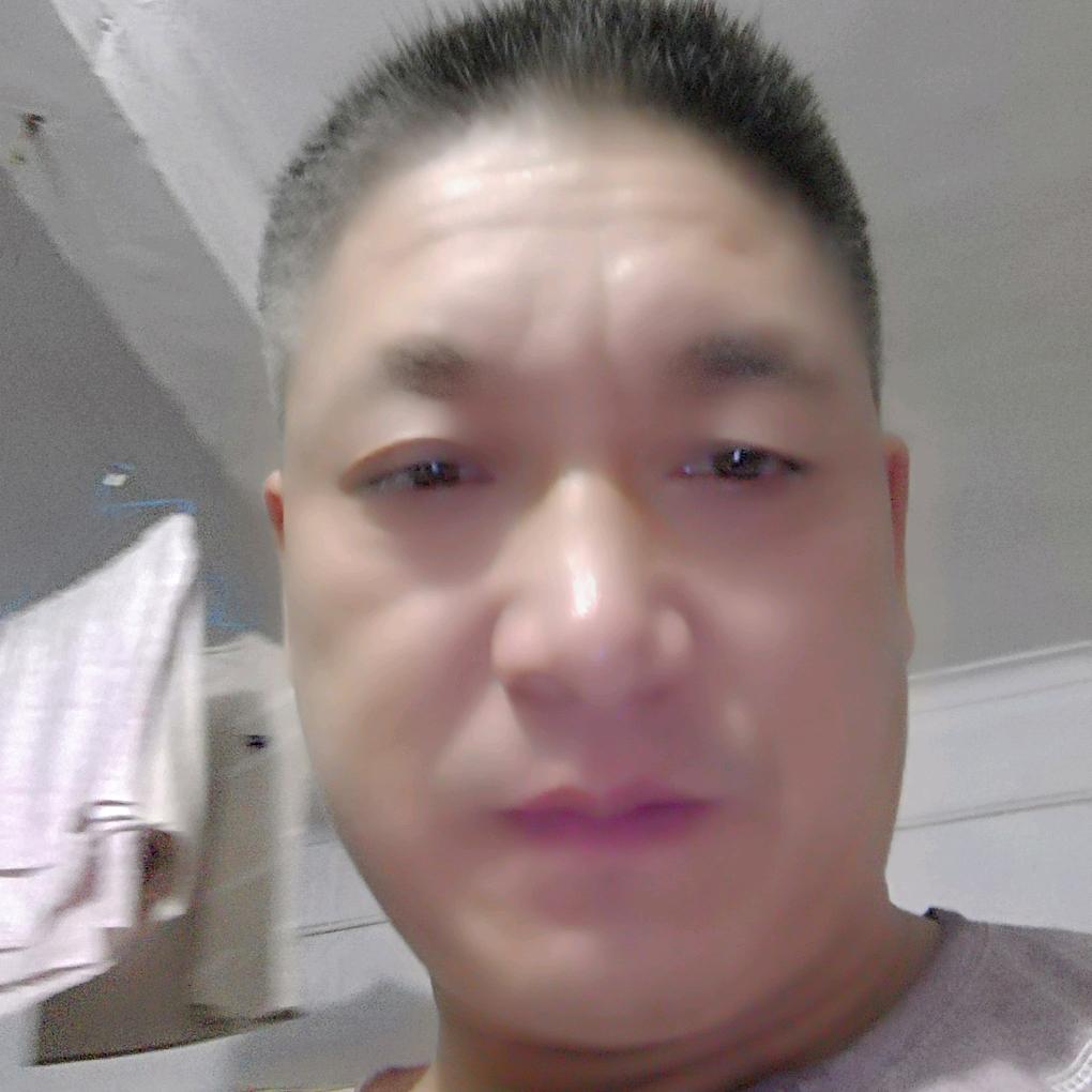 展翅雄鹰