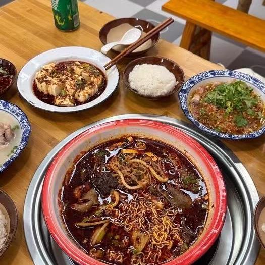 美滋滋蹄花冒菜（海宁店）