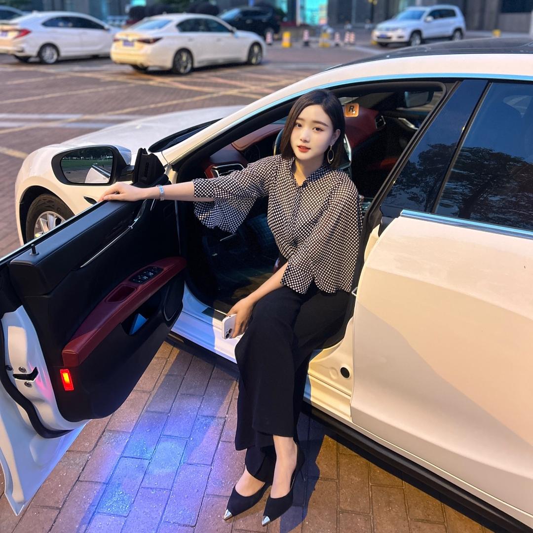 玛莎拉蒂小姐姐