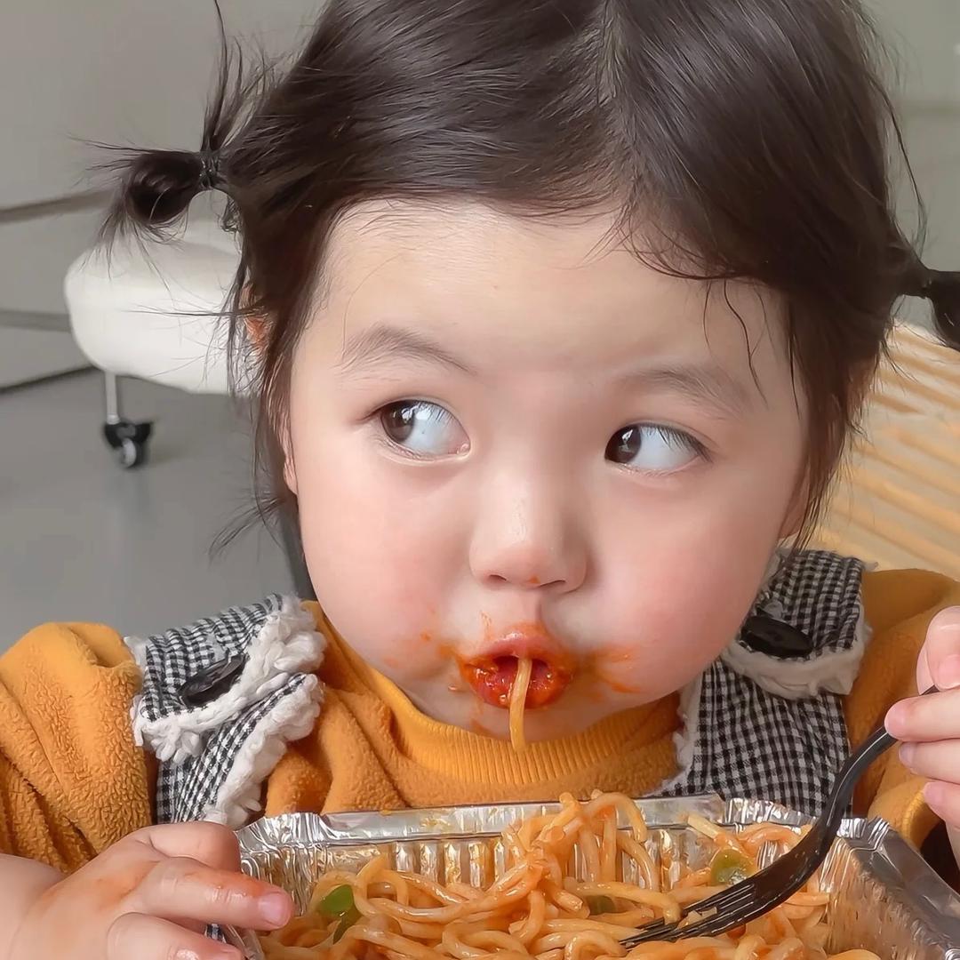 爱吃面的大馋丫头😋