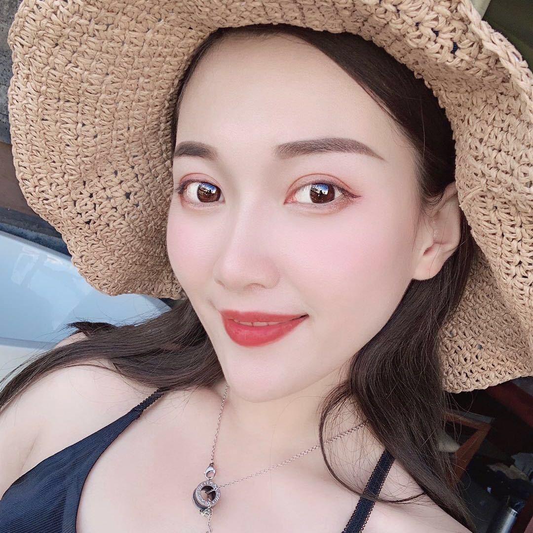 静静爱化妆