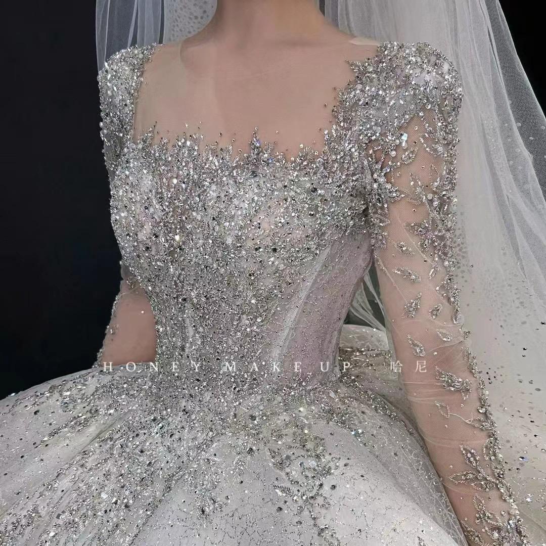 山予婚纱化妆师萍萍