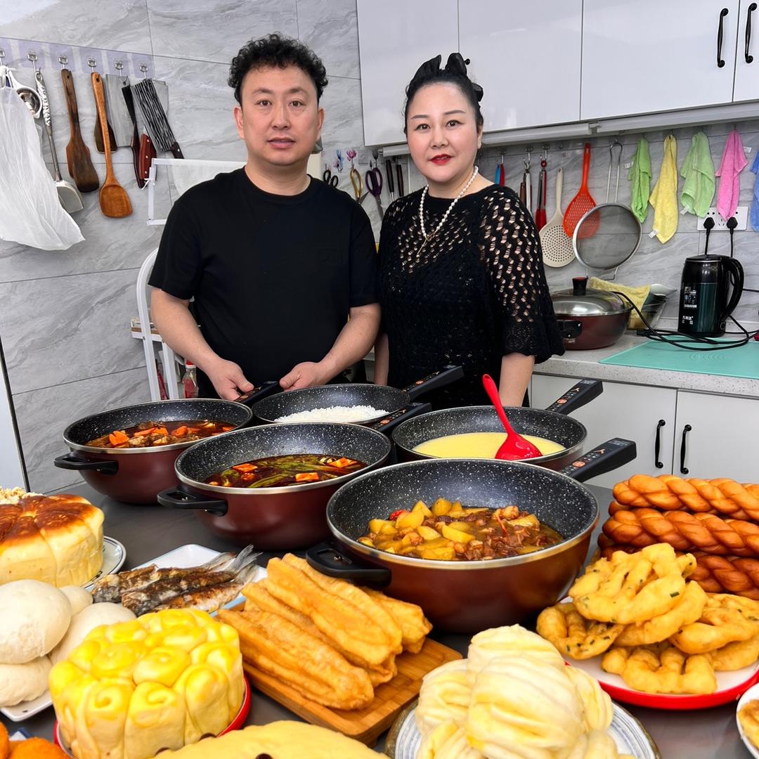 东北小夫妻（想吃看主页）