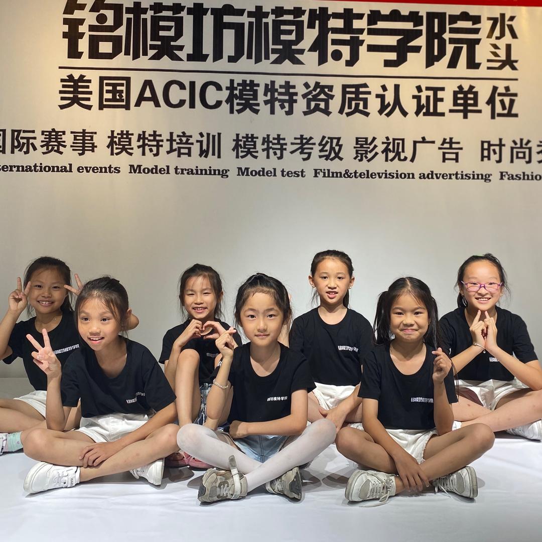 泉州少儿形体模特-黄老师