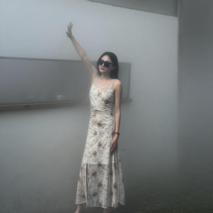 李依依¹