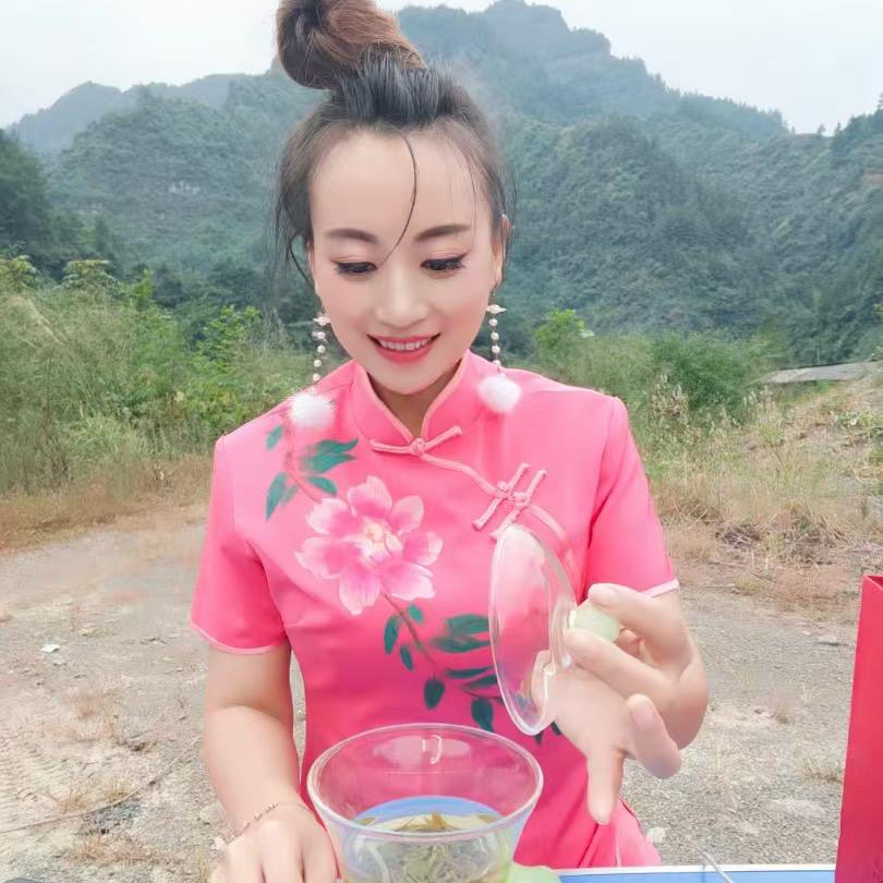 爱臭美的妞