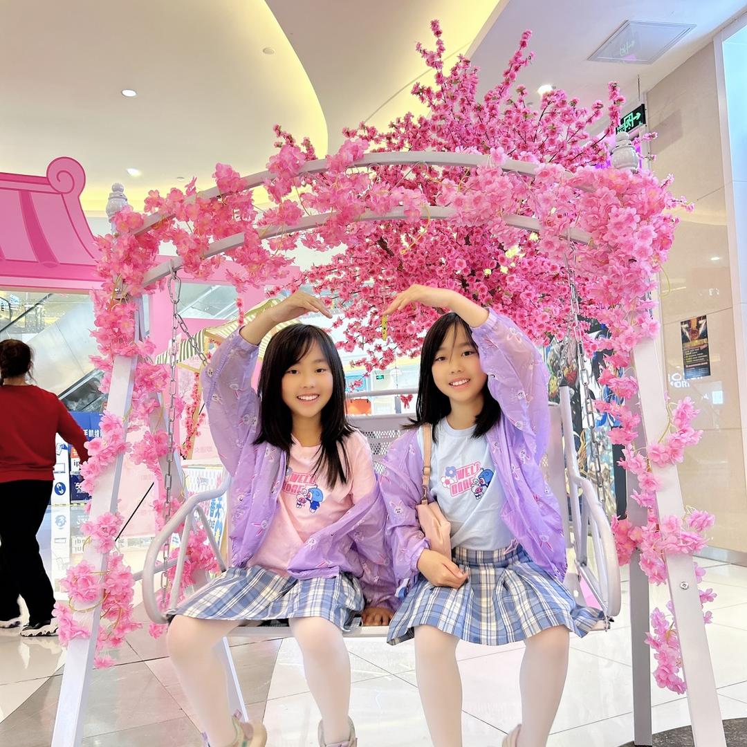 双胞胎姐妹的拆盲袋日记