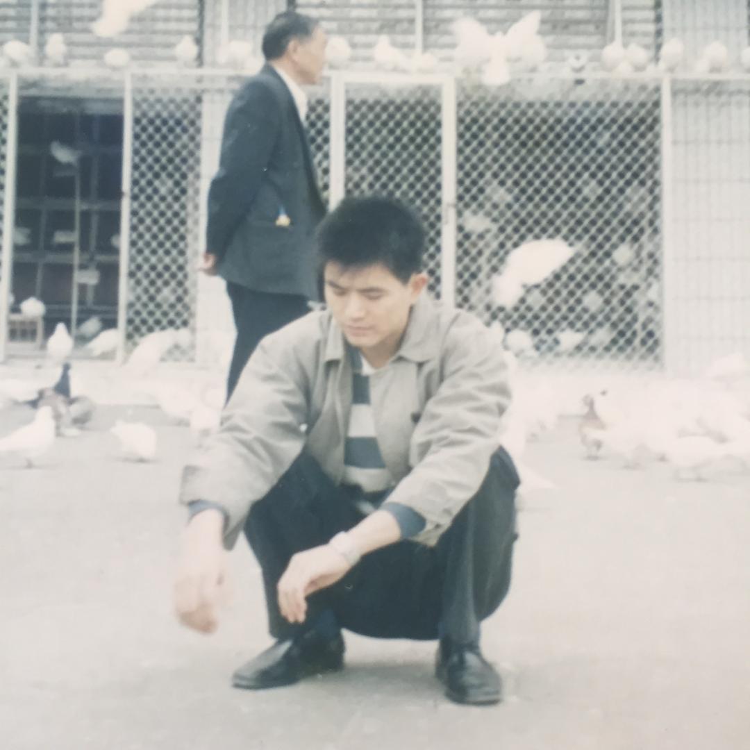 * 歌手* 东方