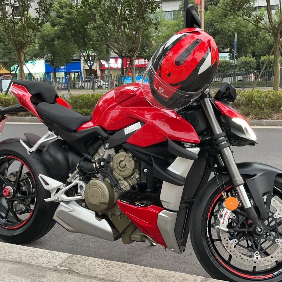 穷也站在富人堆