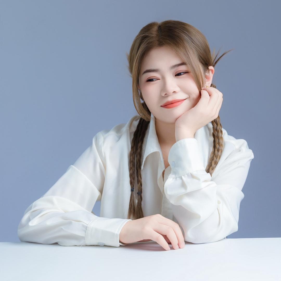 迪丽热九