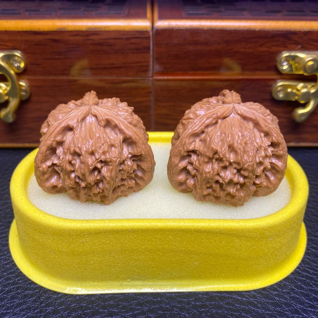 荣盛阁文玩核桃