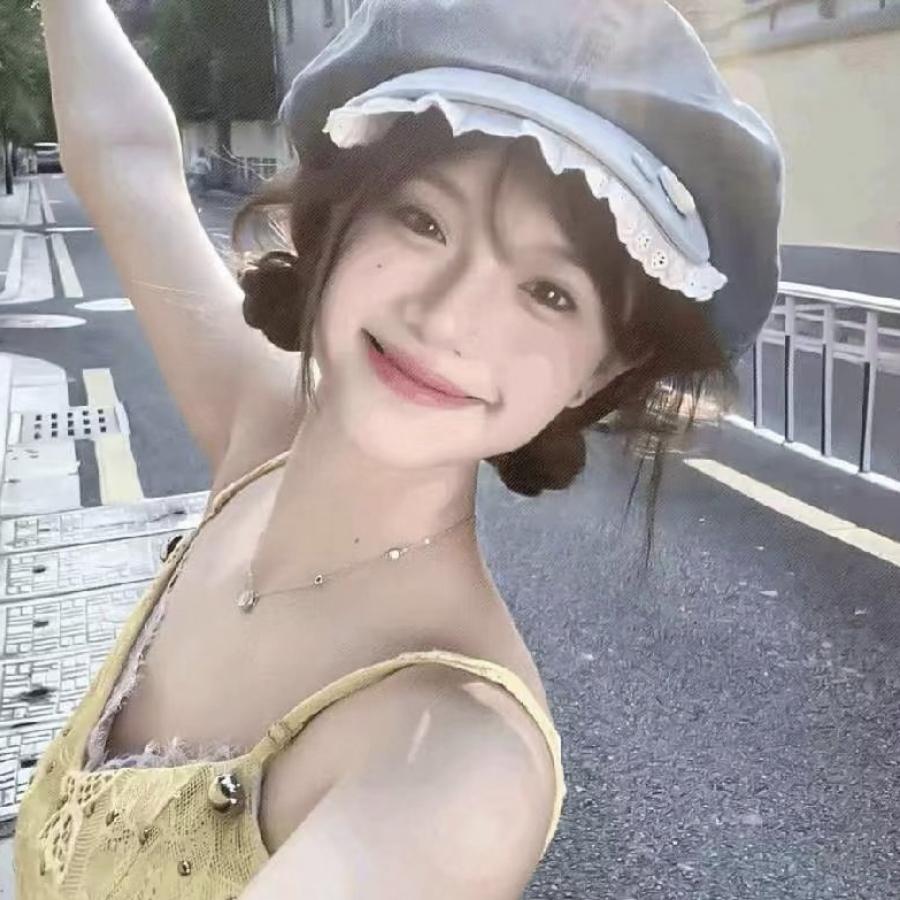 .^-^.