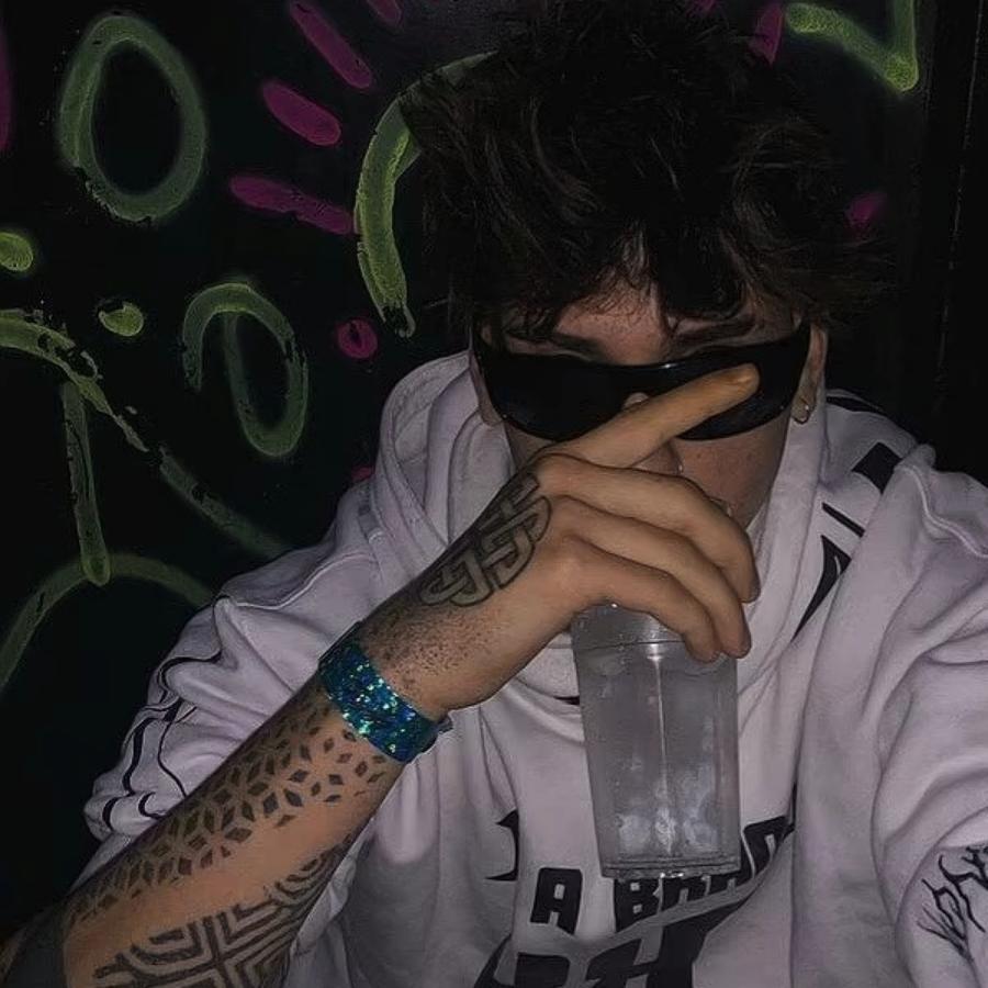 👀