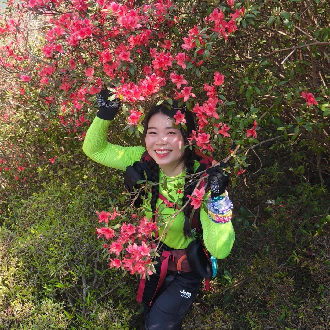 爱爬山的软妹子