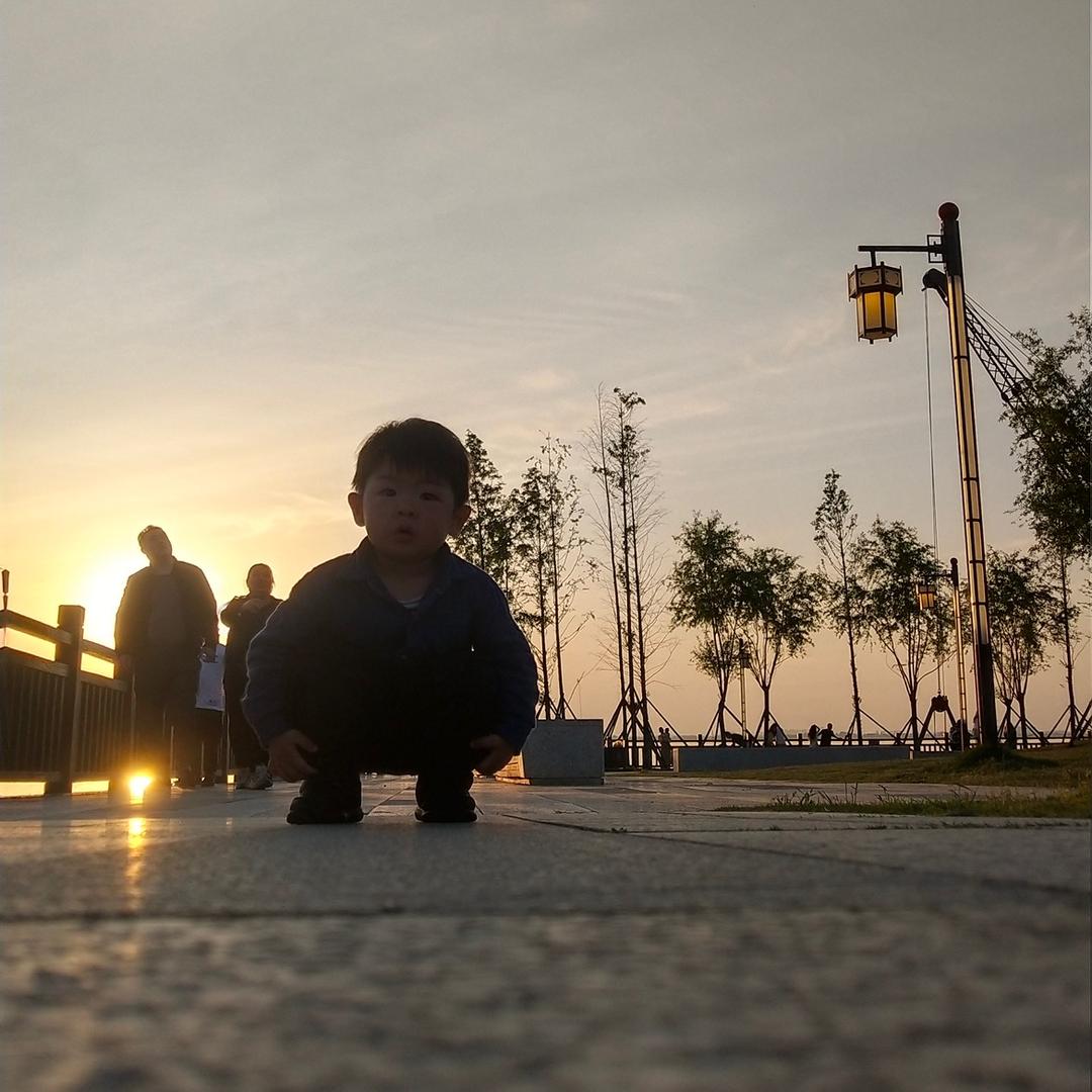 爱喝奶盖小悦悦